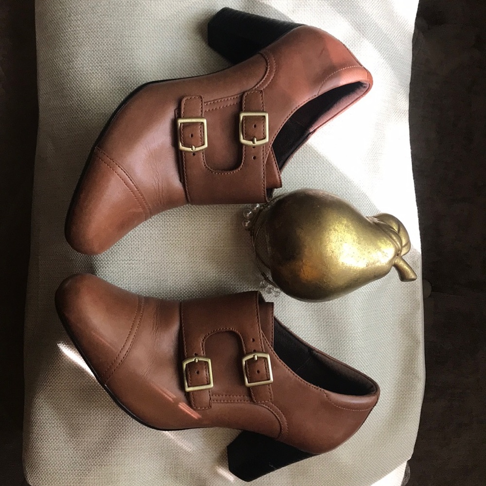✨✨CLARKS BENDABLES. LEATHER SHOES✨✨✨